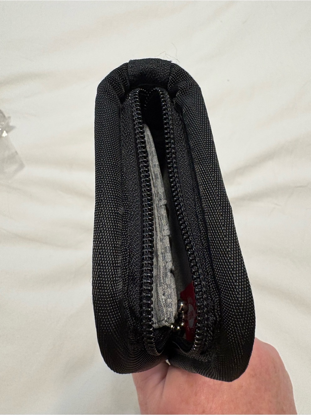 Harveys Black Clutch Seatbelt Wallet - Picture 4 of 5